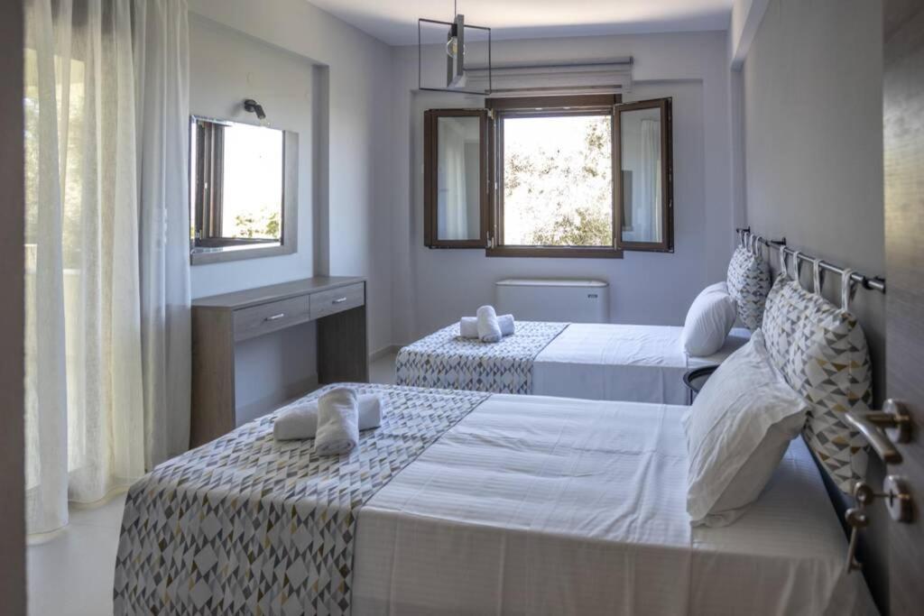 Mela Luxury Apartments Maroulas Exterior photo