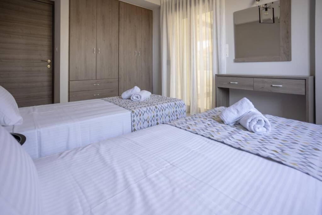 Mela Luxury Apartments Maroulas Exterior photo